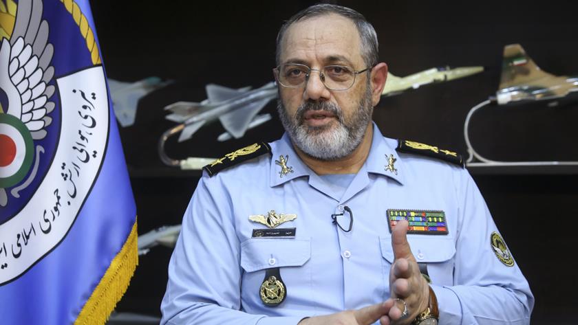 Iranpress: Commanders play an important role in thwarting enemy psychological operations