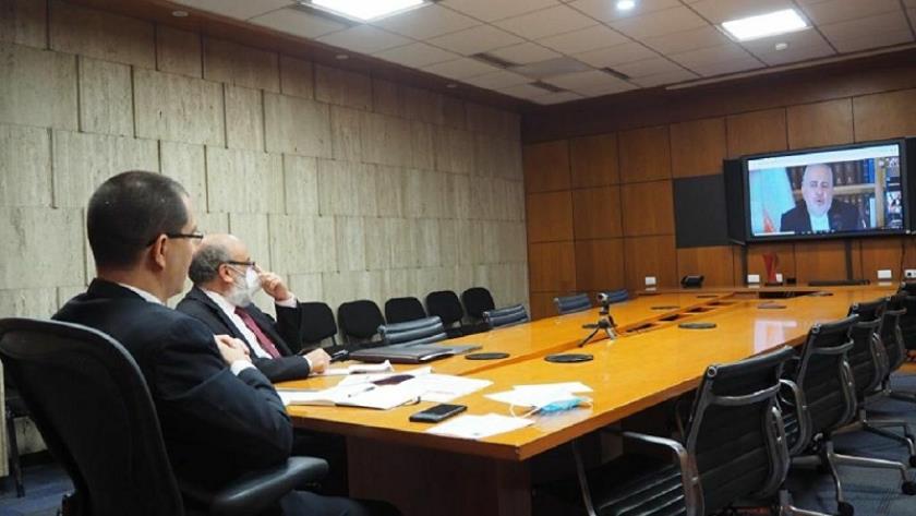 Iranpress: Tehran, Caracas confer on boosting ties