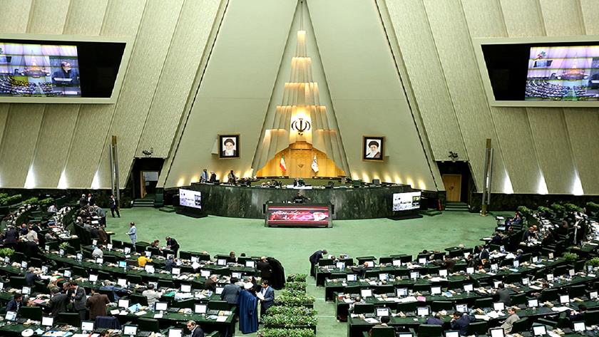 Iranpress: Parliament votes for Razm Hosseini as industry minister