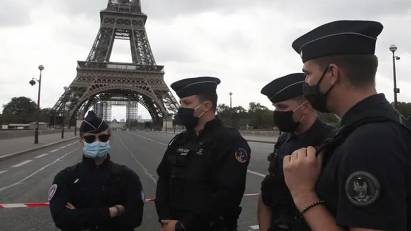 Iranpress: Major blast heard in Paris