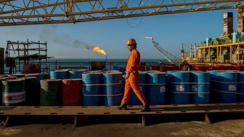 Iranpress: China ready to give Iran’s oil industry a major boost