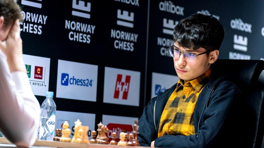 Iranpress: First face to face chess super tournament held since coronavirus