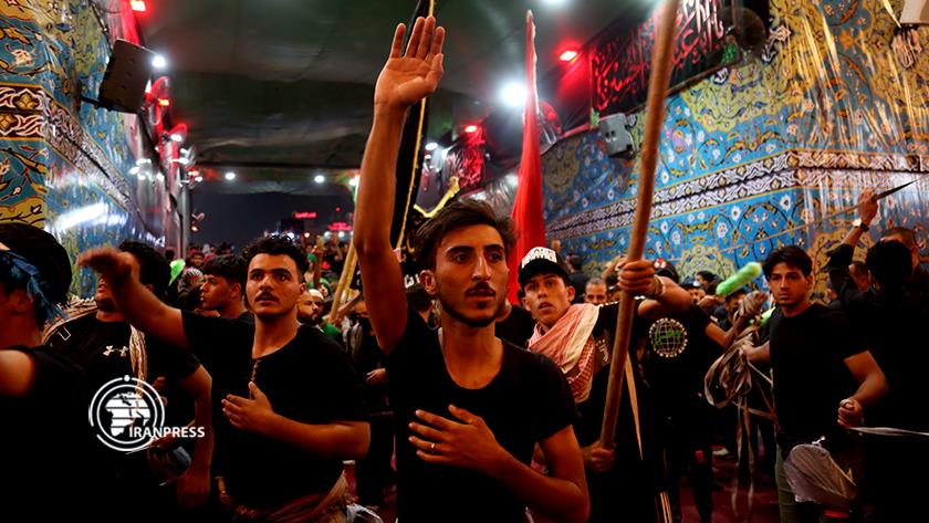 Iranpress: Large number of Arbaeen pilgrims attend rituals in Karbala