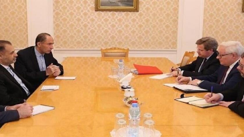 Iranpress: Iran, Russia discuss JCPOA