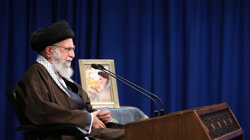 Iranpress: Iran will continue to resist criminal sanctions, making US feel regret: Leader