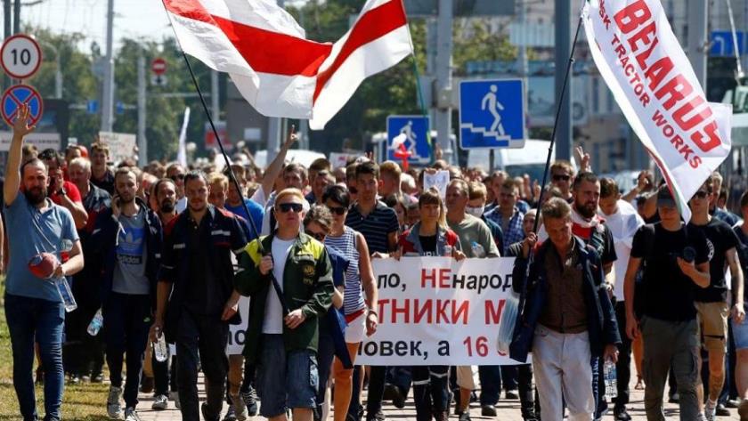 Iranpress: Police in Belarus disperse another unauthorized protest, detain scores