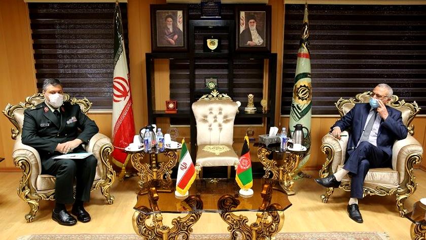 Iranpress: Iran, Afghanistan stress fighting against drug trafficking