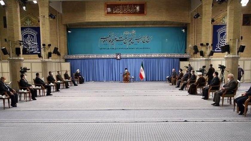 Iranpress: Leader attends National Task Force for Fighting Coronavirus meeting