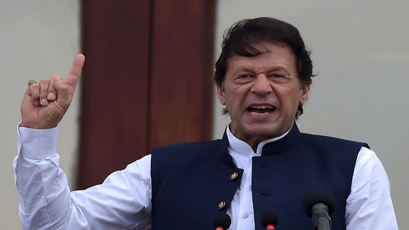 Iranpress: Pakistan PM condemns French president remarks