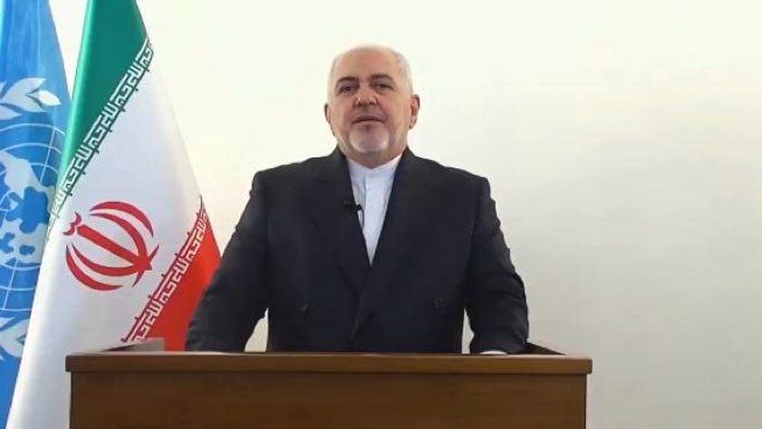 Iranpress: UN should stand against unilateralism, war: FM Zarif