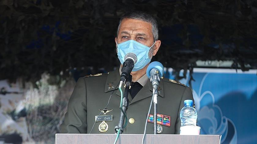 Iranpress: Foreign powers play role in forming crises: Army Commander