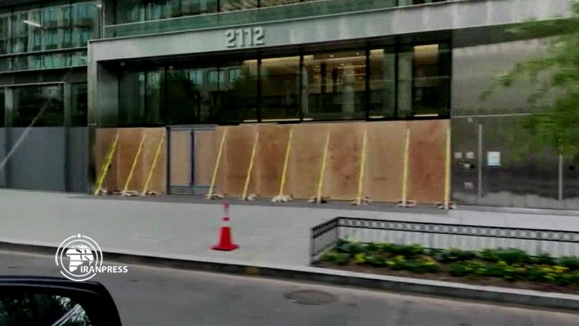 Iranpress: US election: US stores, businesses boarding up windows in fear of post US presidential violence