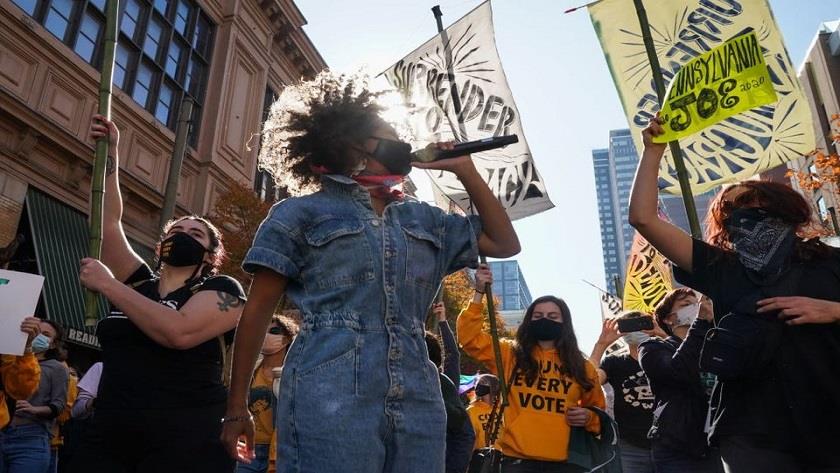 Iranpress: US 2020 election: Philadelphians took to streets celebrating Joe Biden