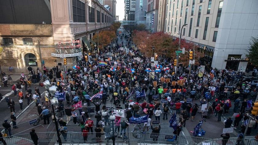 Iranpress: US Philadelphia: police evacuate area near ballot counting center over bomb threats