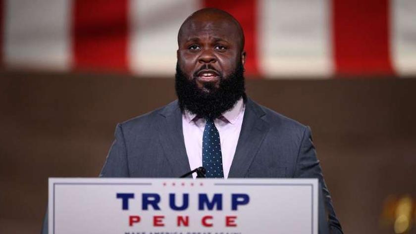 Iranpress: Highest-ranking Black Trump adviser, has left the White House