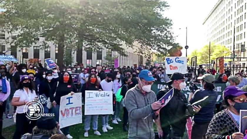 Iranpress: Crowds outside white House after Biden wins US Presidential Election