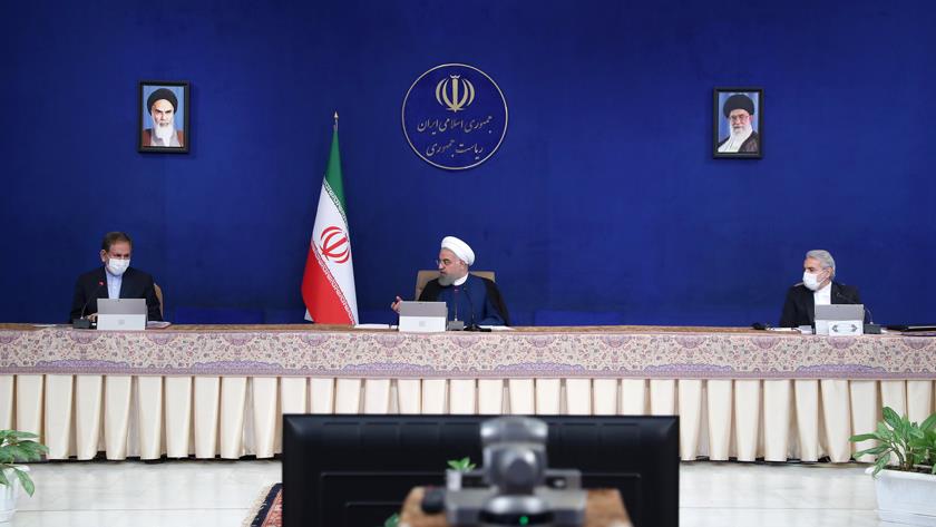 Iranpress: President Rouhani requests neighboring countries to deepen relations