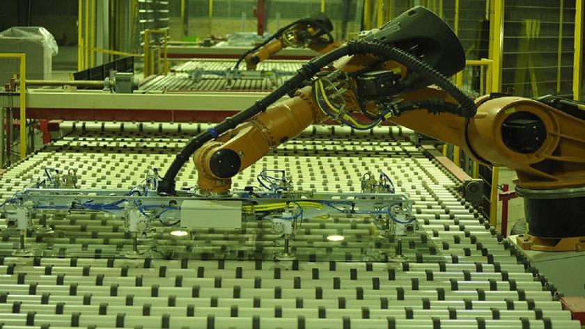 Iranpress: Iran joins countries with solar glass production technology