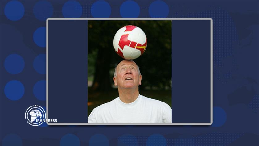 Iranpress: Dean Smith calls for further research into dementia in footballers