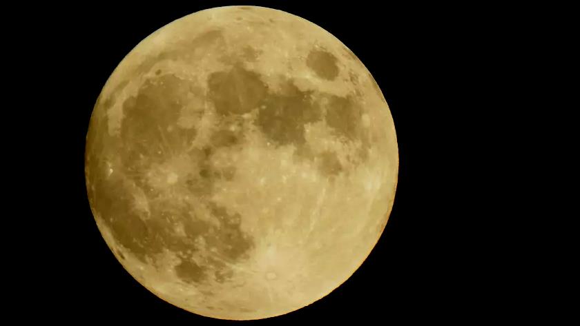 Iranpress: Penumbral eclipse on Monday