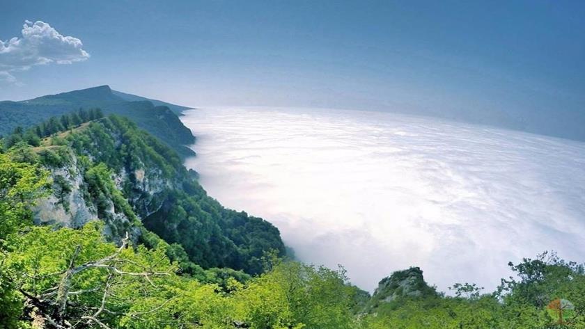Iranpress: Eye-catching beauties of second largest protected area in NE of Iran, 