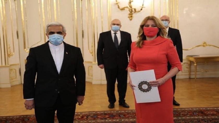 Iranpress: Iranian Ambassador submits credentials to Slovak President