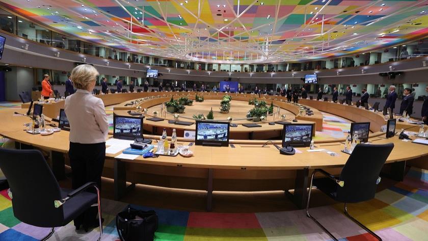 Iranpress: EU imposes sanctions on Turkish officials over East Mediterranean drillings