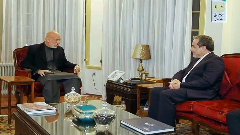 Iranpress: Araghchi, Karzai urge boosting friendly relations