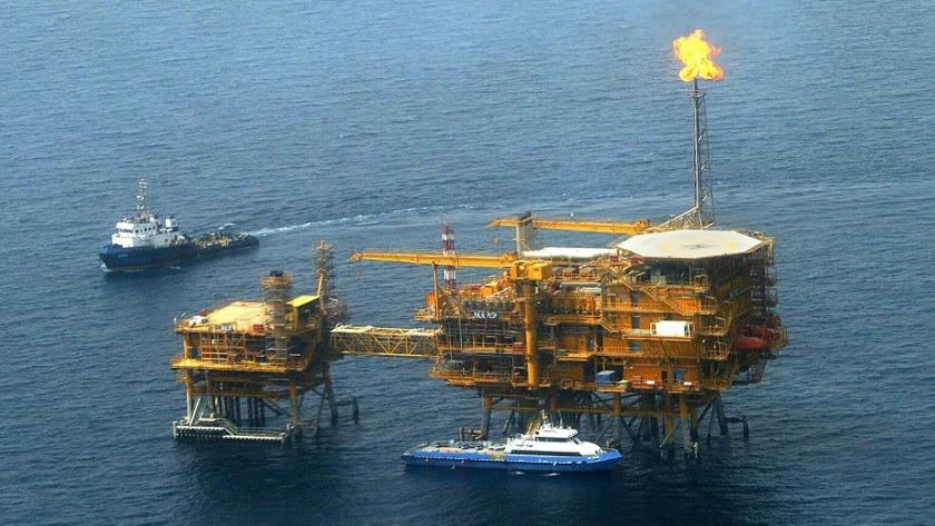 Iranpress: US blacklists Chinese, UAE companies over sale of Iran