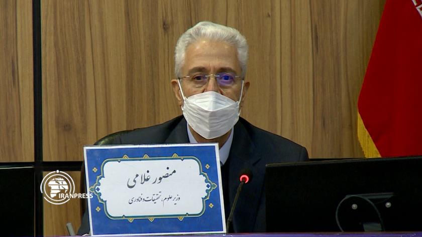 Iranpress: Iranian universities conclude 8400 contracts with industrial sector