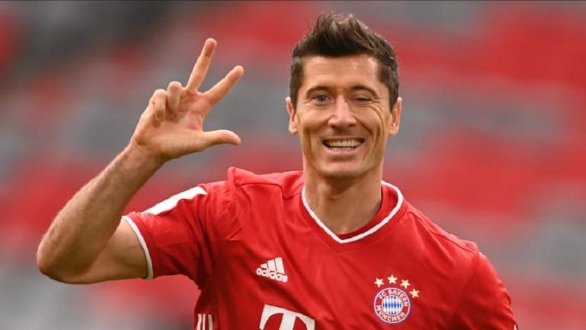 Iranpress: FIFA names Lewandowski best player, Klopp best coach