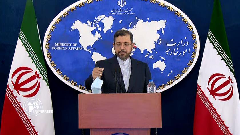 Iranpress: Iran expands Co-op with neighboring countries to reach acceptable trade level