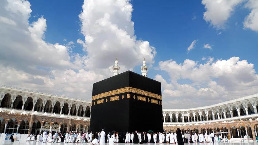 Iranpress: Saudi Arabia suspends international Umrah over new Covid-19 variant