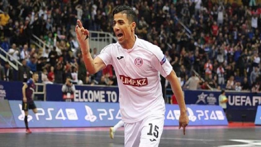 Iranpress: Tayyebi, Iranian futsal player in candidate list for  world selected futsal team