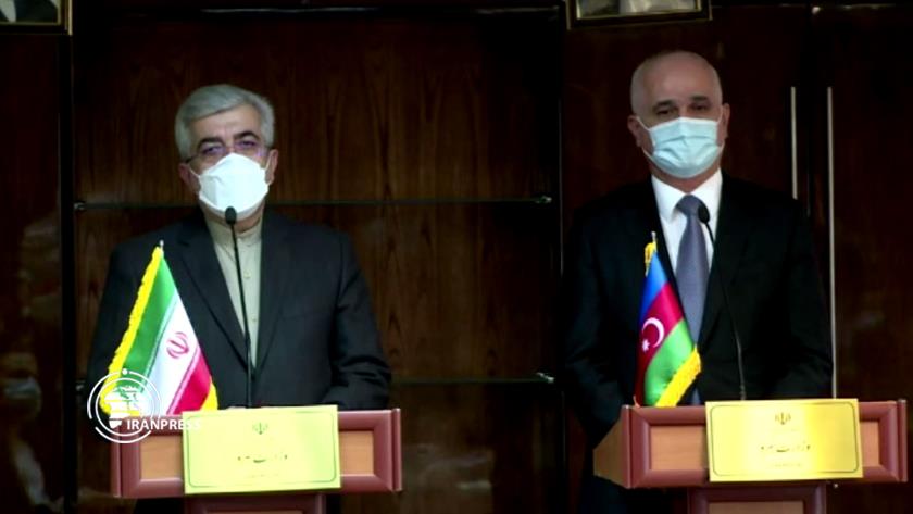 Iranpress: Iran, Azerbaijan discuss energy cooperation