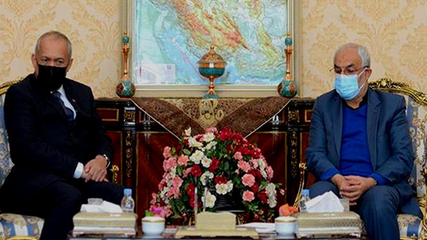 Iranpress: Iran, Malaysia to expand consular and judicial cooperation