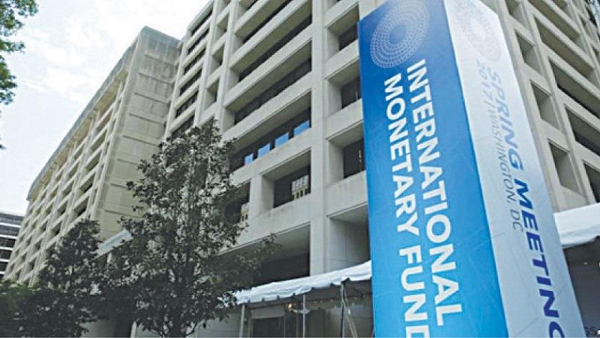 Iranpress: US dollar share of global currency reserves fall again