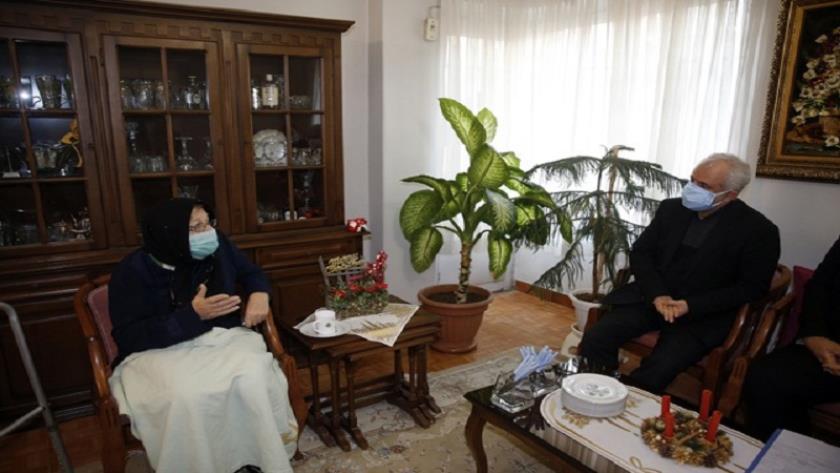 Iranpress: VP meets Armenian families to wish them a Merry Christmas