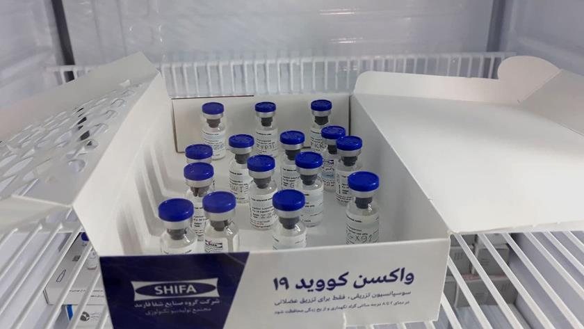 Iranpress: Iran carries out first injection of home-made coronavirus vaccine 