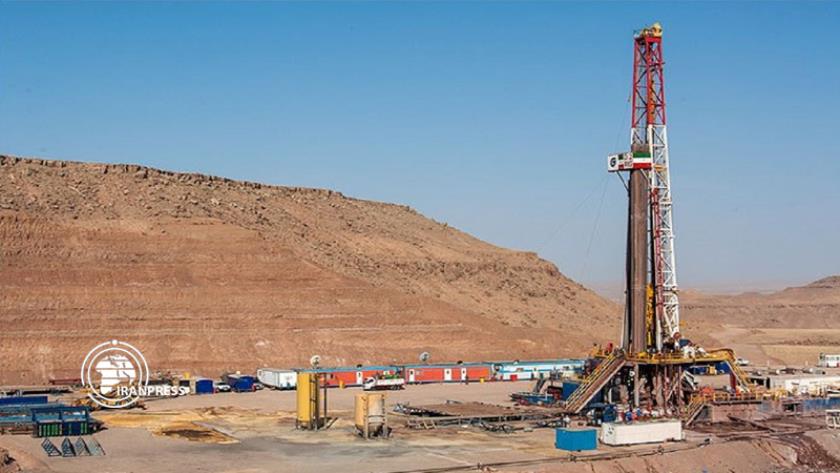 Iranpress: Iran’s Azar oilfield to become operational: Official