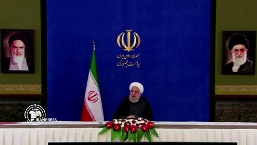 Iranpress: President Rouhani inaugurates national projects across country