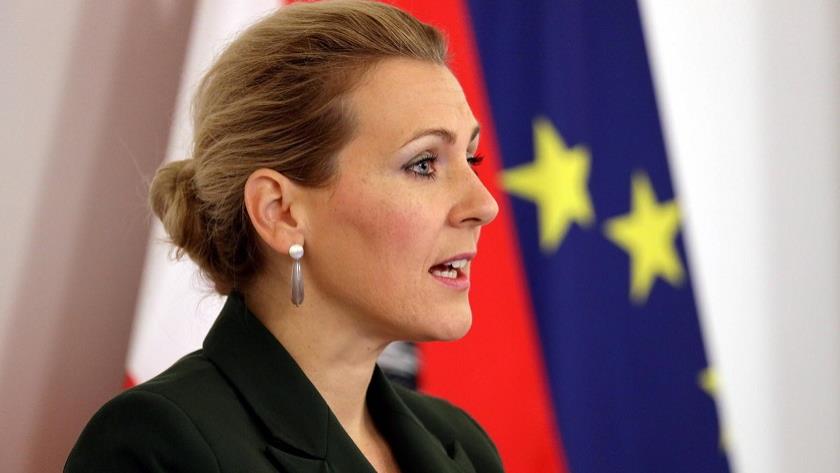 Iranpress: Austrian minister resigns after thesis plagiarism scandal