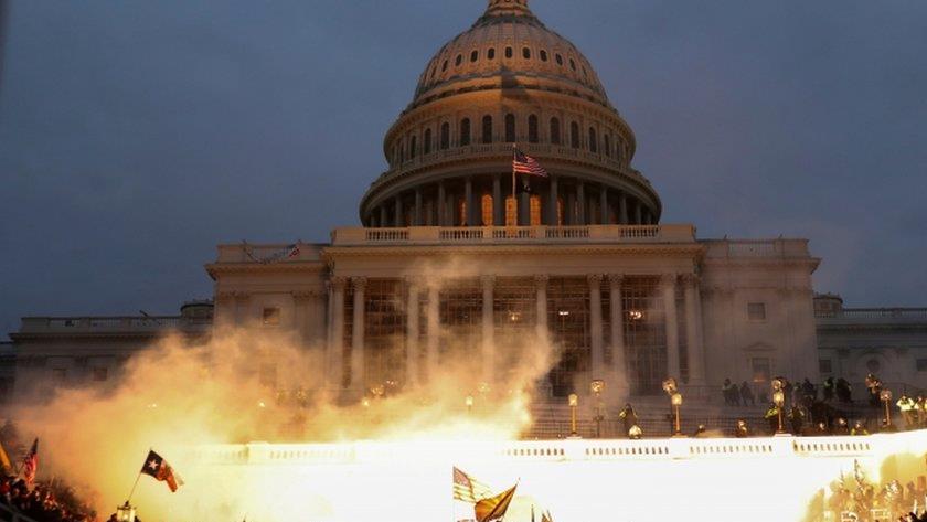 Iranpress: FBI has arrested over 100 people from U.S. Capitol riot