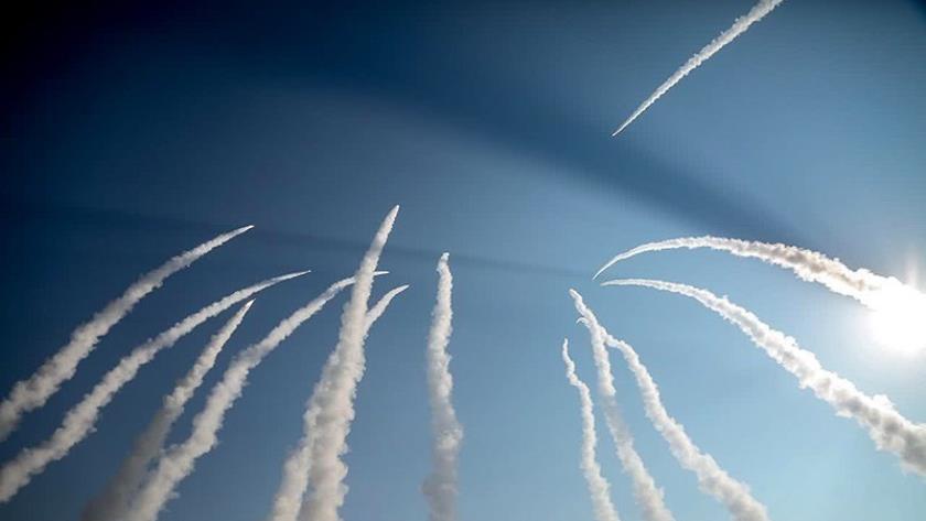 Iranpress: Iranian missiles destroy targets within 1,800 km during Great Prophet-15 drills