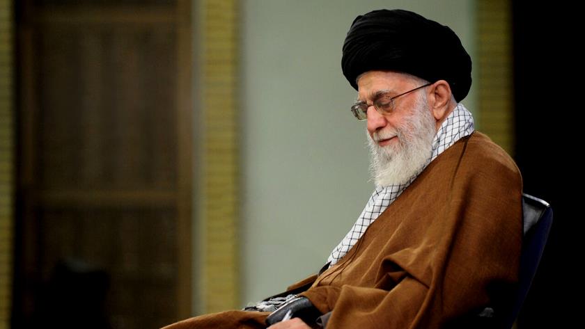 Iranpress: Leader appoints representative for Iranian students in Europe