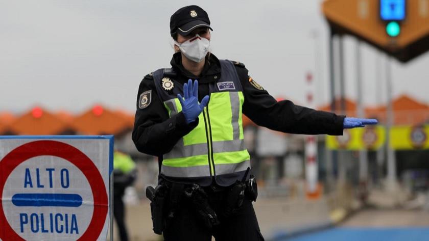 Iranpress: France to close borders to control COVID-19 spread