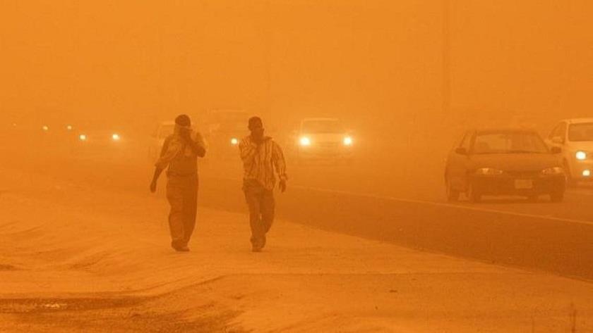Iranpress: One killed, two disappeared as dust storm hit Iraqi city of Najaf