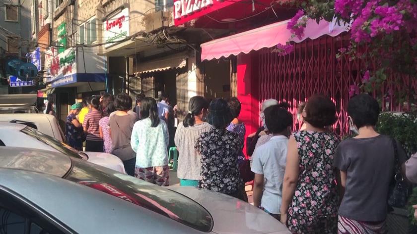Iranpress: Long queues for rice in Myanmar after coup
