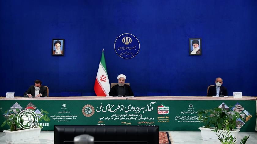 Iranpress: Rouhani: We will start vaccination in two weeks