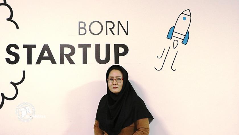 Iranpress: Iranian woman inventor paves ground for modern global training technique